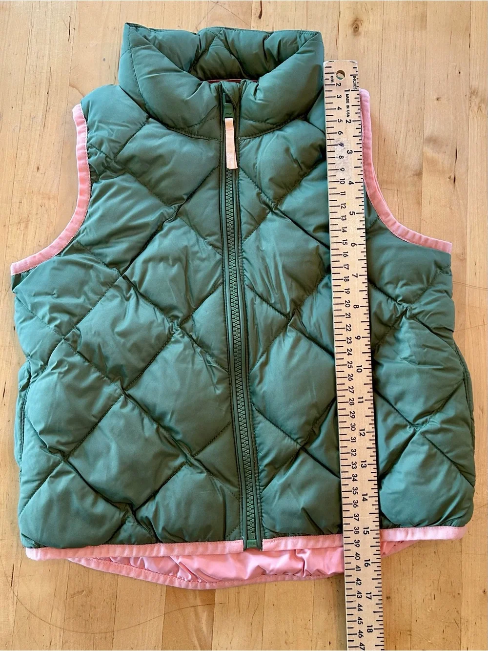 Vineyard Vines Girls Green Quilted Puffer Vest XS 4 5 PrimaLoft Pink Trim